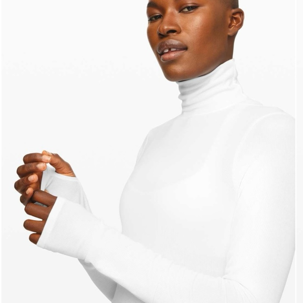 Lululemon NWT Full Day Ahead Turtleneck sz m
